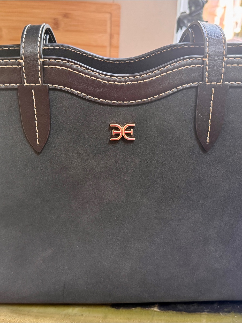 Beautiful Sam Edelman EE Logo Tote - Picture 3 of 11